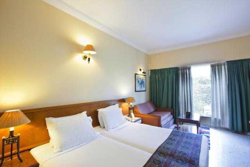 The Oakwood Hotel Pune Exterior photo