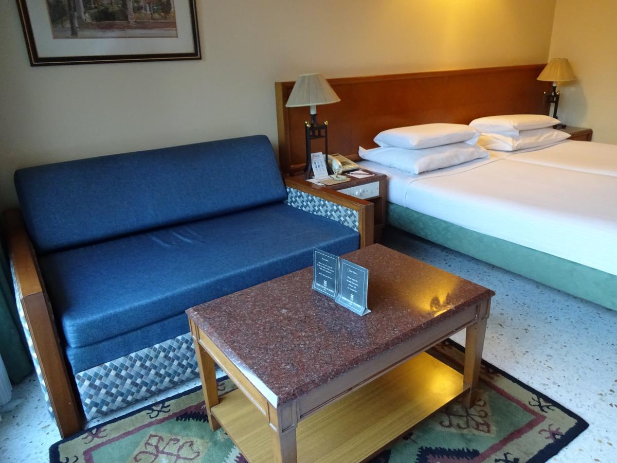 The Oakwood Hotel Pune Exterior photo