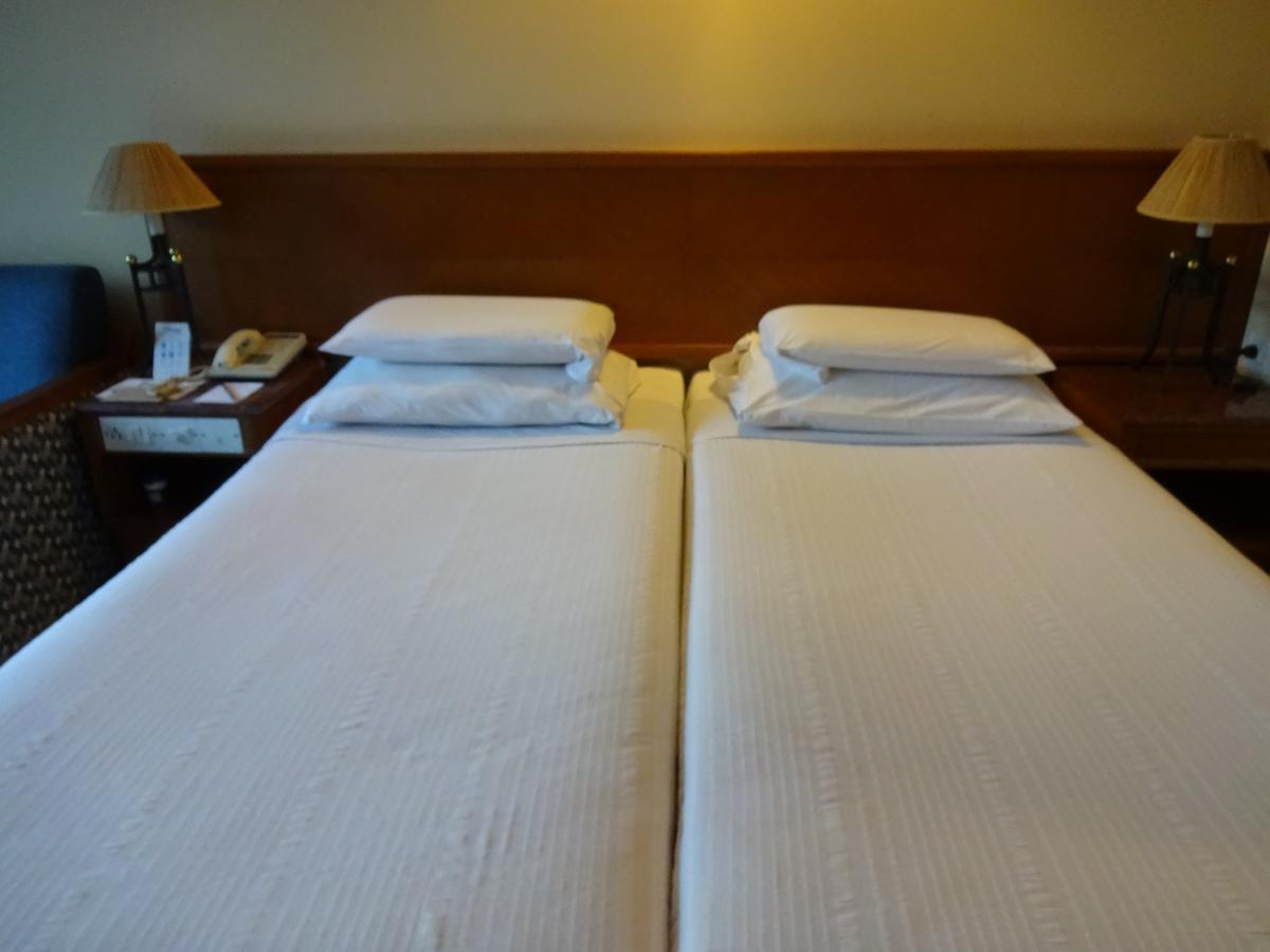 The Oakwood Hotel Pune Exterior photo