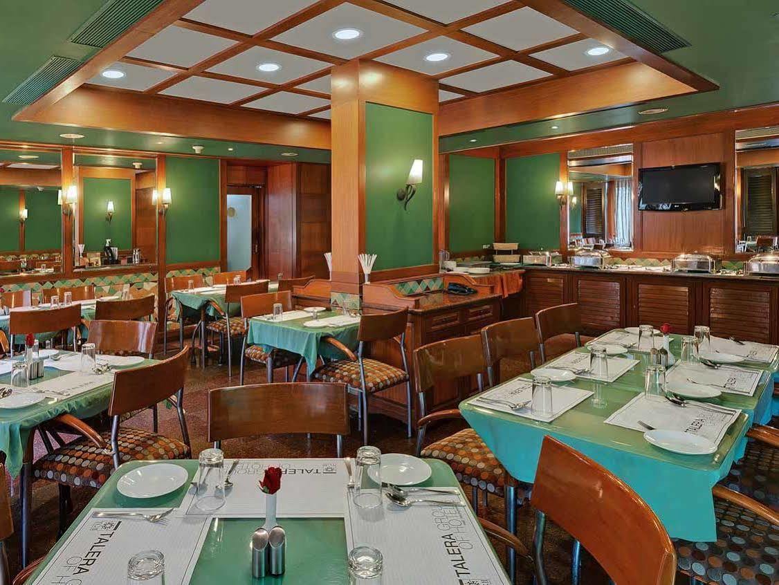 The Oakwood Hotel Pune Exterior photo